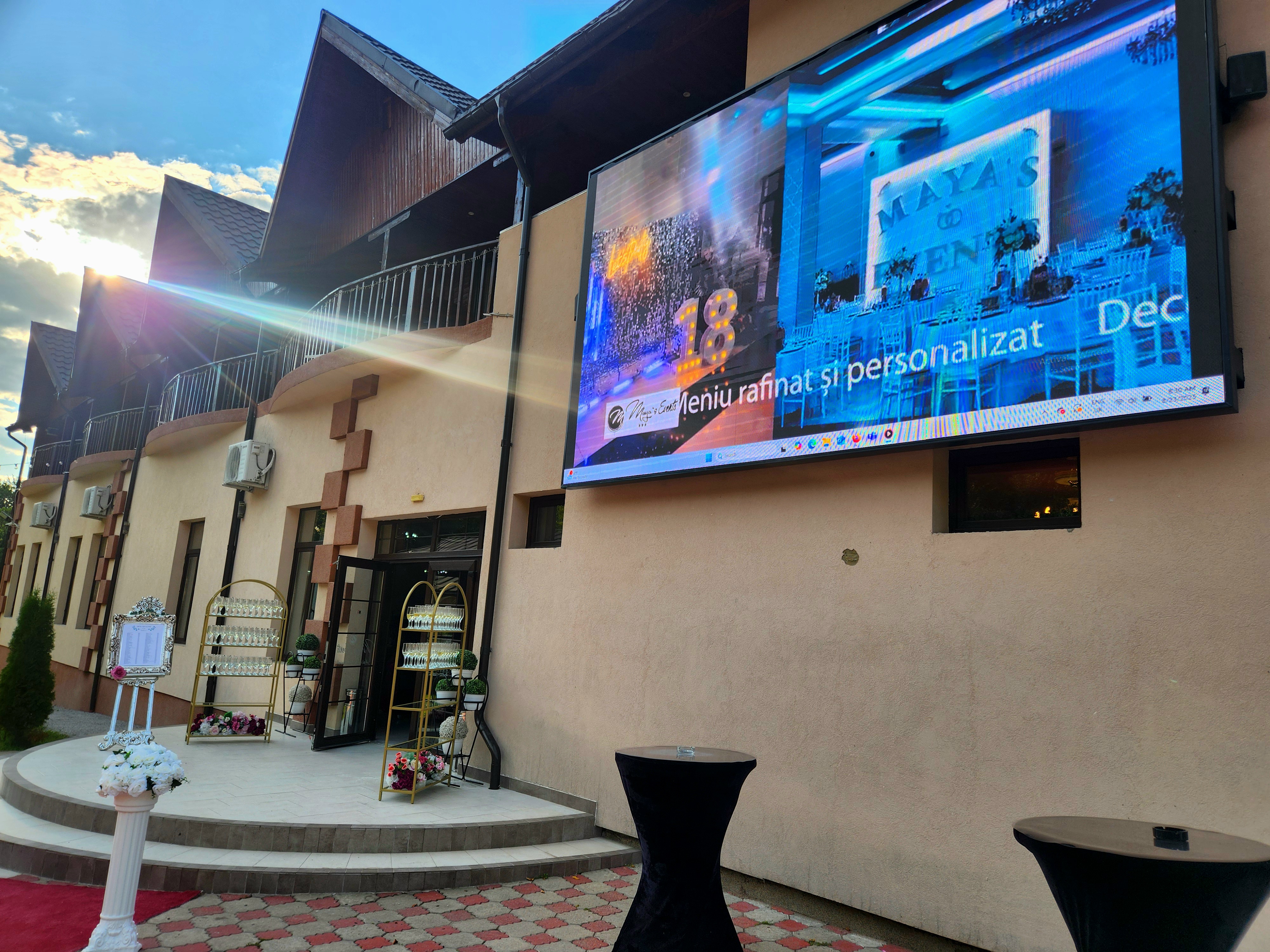 Exterior Maya's Events